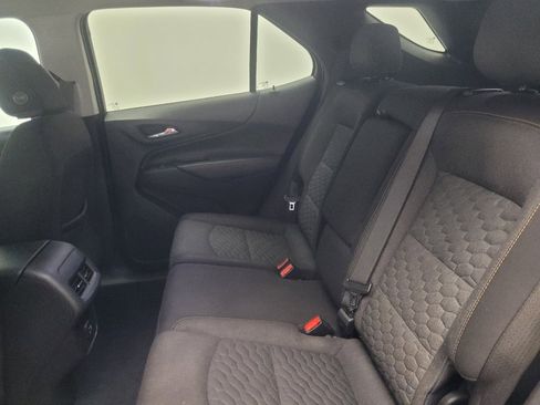 Used 2021 Chevrolet Equinox LT image 18