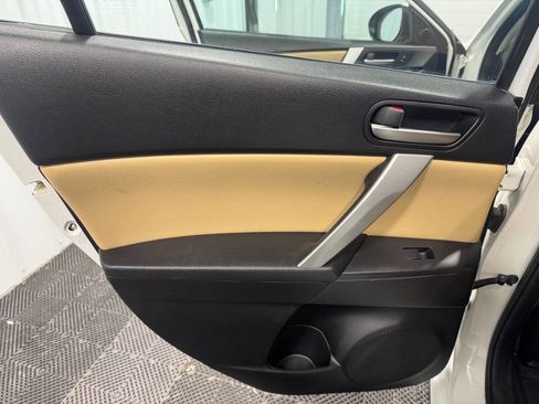 Used 2013 MAZDA MAZDA3 i Grand Touring image 13