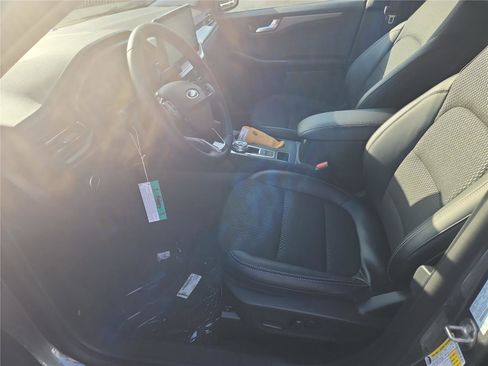 New 2026 Ford Escape SE image 13