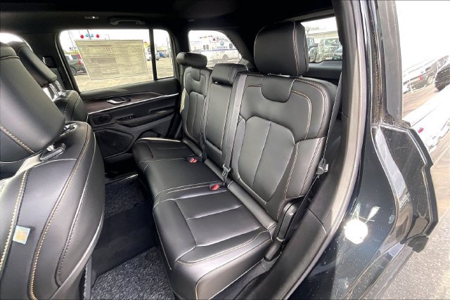 New 2026 Jeep Grand Cherokee Limited AWD/4WD image 10