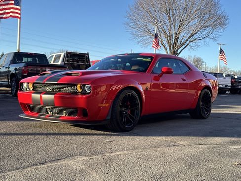 Used 2023 Dodge Challenger SRT Hellcat image 3