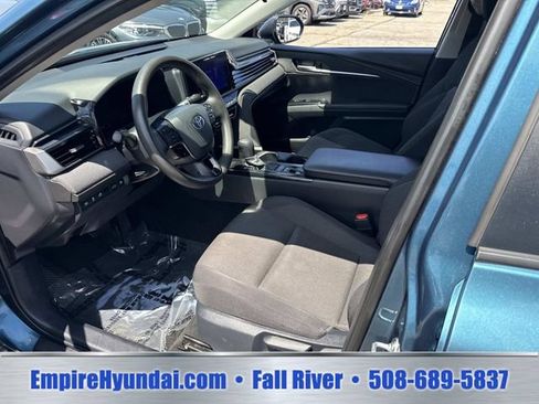 Used 2025 Toyota Camry LE FWD image 18