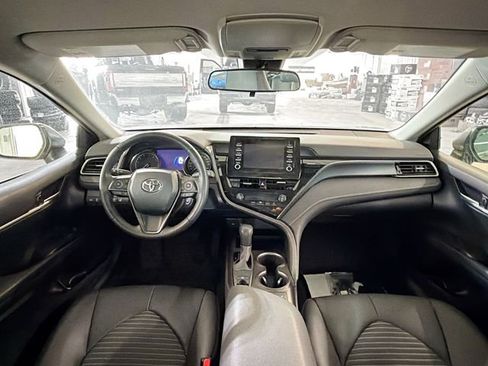 Used 2023 Toyota Camry SE image 10