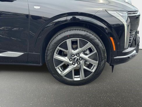 Certified 2025 Cadillac Optiq Luxury 1 AWD/4WD image 30