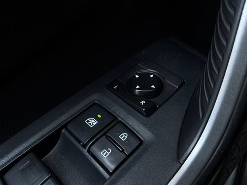 Used 2019 Toyota RAV4 XLE FWD image 23