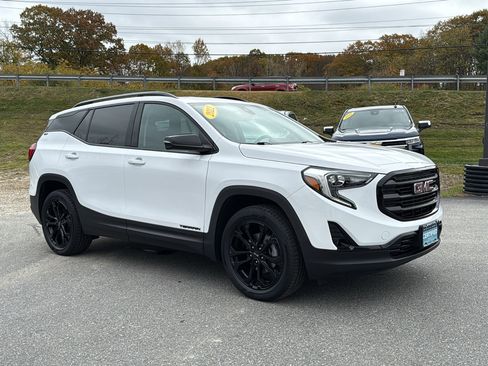 Certified 2021 GMC Terrain SLT w/ Infotainment Package II image 2