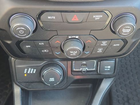 Used 2019 Jeep Renegade Sport AWD/4WD image 29