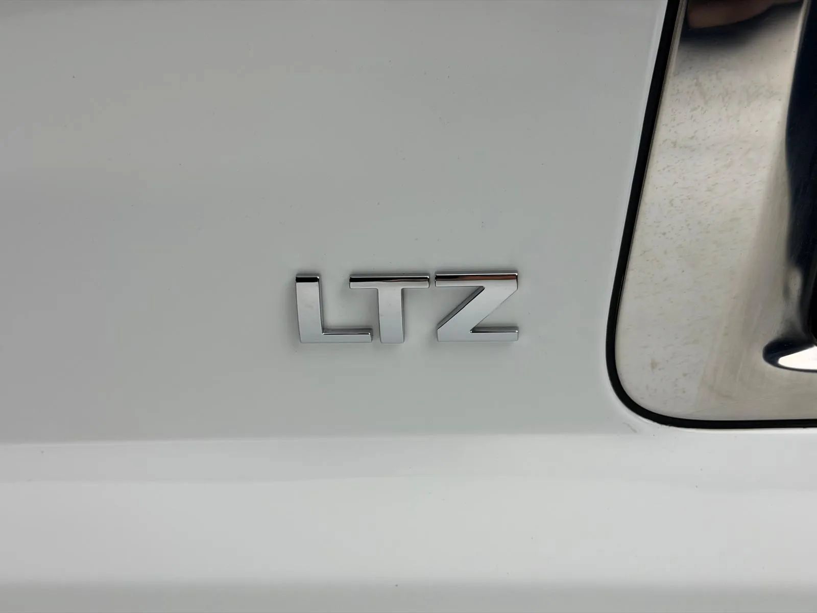 Used 2016 Chevrolet Suburban LTZ AWD/4WD image 10