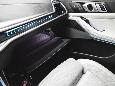 Used 2023 BMW X7 xDrive40i w/ Executive Package image 21