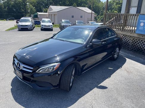 Used 2017 Mercedes-Benz C 300 4MATIC Sedan image 3