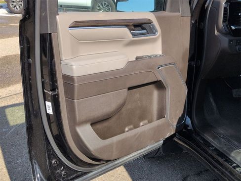 Used 2025 Chevrolet Silverado 1500 LT image 14