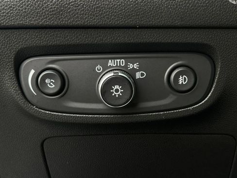 Used 2020 Buick Encore GX Essence w/ Experience Buick Package AWD/4WD image 37