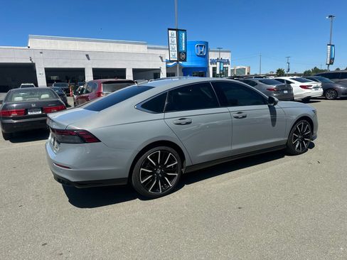 Used 2024 Honda Accord Touring image 3
