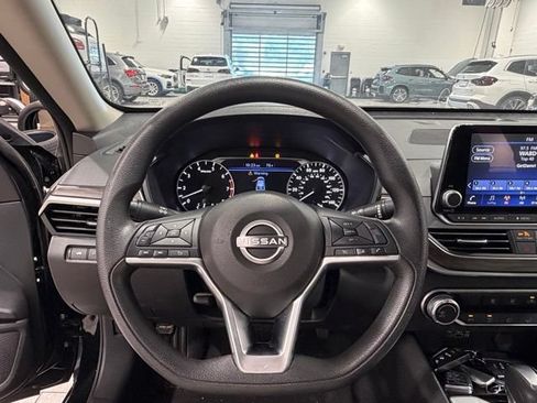 Used 2024 Nissan Altima 2.5 SV FWD image 15