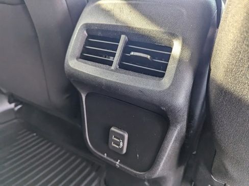 Used 2019 Chevrolet Equinox LT image 19