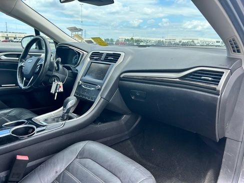 Used 2013 Ford Fusion SE FWD image 10