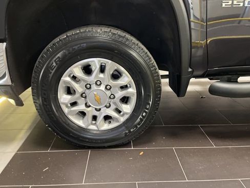Used 2024 Chevrolet Silverado 2500 LTZ w/ LTZ Convenience Package image 15