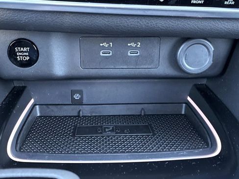 Used 2024 Nissan Rogue SL w/ SL Premium Package image 30