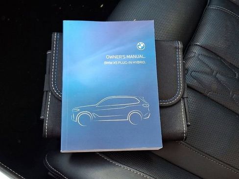 Used 2025 BMW X5 xDrive50e image 30