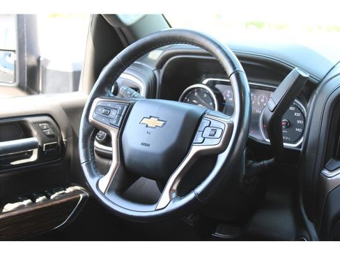 Used 2020 Chevrolet Silverado 2500 High Country w/ Technology Package AWD/4WD image 16