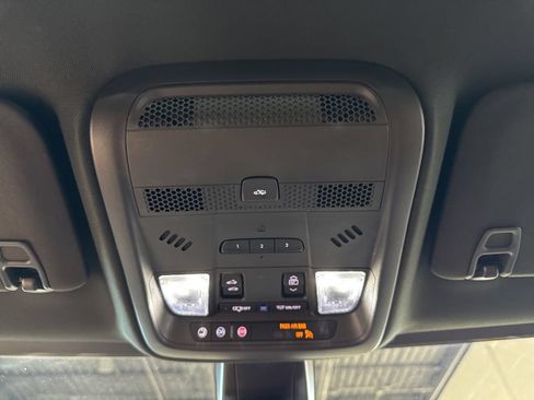 Used 2022 Cadillac XT5 Premium Luxury w/ LPO, Floor Liner Package AWD/4WD image 23