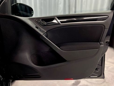 Used 2012 Volkswagen Golf 4-Door image 37