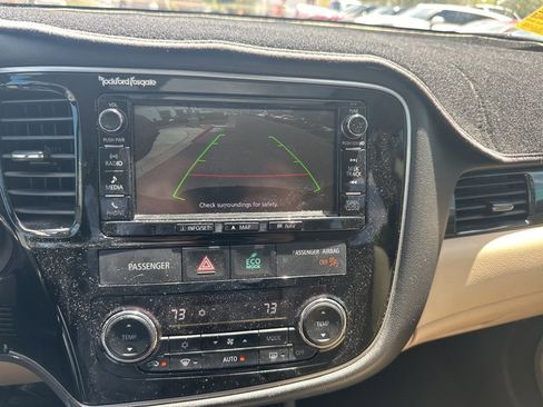 Used 2016 Mitsubishi Outlander SEL FWD image 16