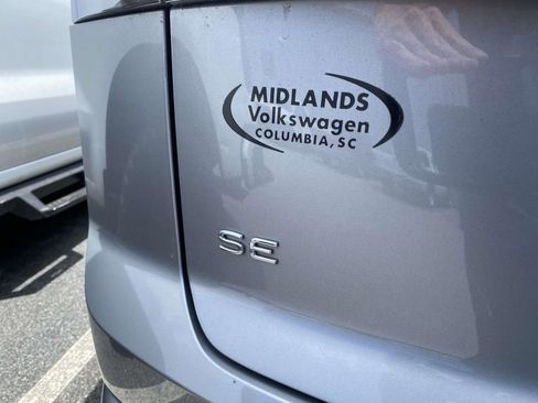 Used 2024 Volkswagen Atlas Cross Sport SE FWD image 8