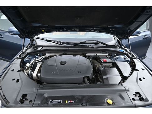 Used 2020 Volvo V90 T6 Cross Country AWD/4WD image 19