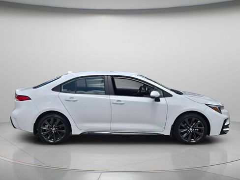 Used 2025 Toyota Corolla SE FWD image 8