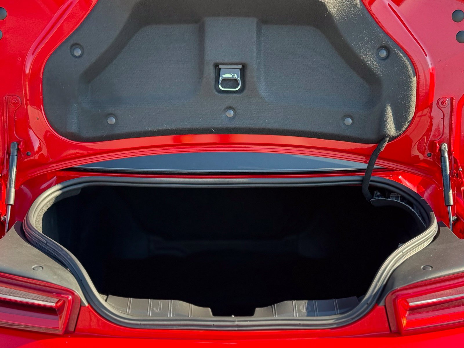 Used 2018 Chevrolet Camaro SS RWD image 44