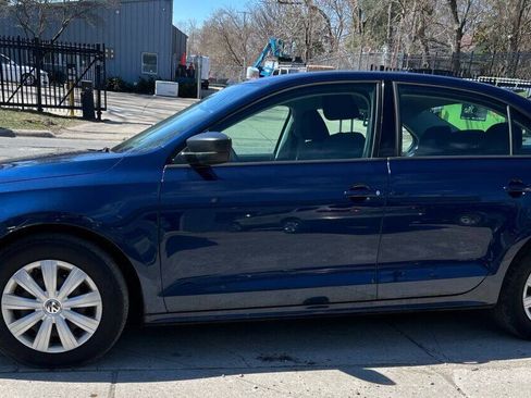 Used 2013 Volkswagen Jetta Sedan FWD image 2