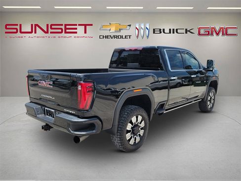 Certified 2024 GMC Sierra 2500 Denali w/ Denali Reserve Package AWD/4WD image 4