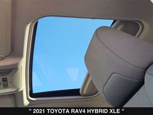 Used 2021 Toyota RAV4 XLE image 35