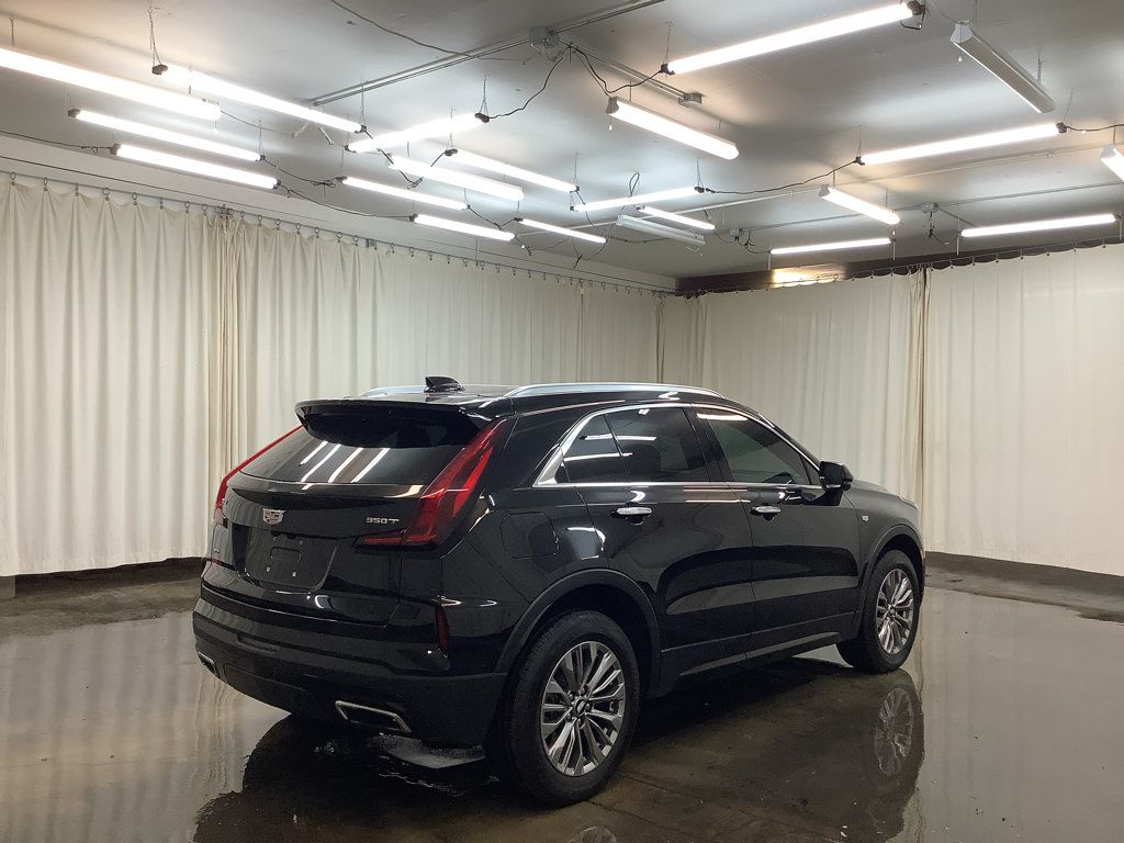 Used 2025 Cadillac XT4 Premium Luxury AWD/4WD image 6