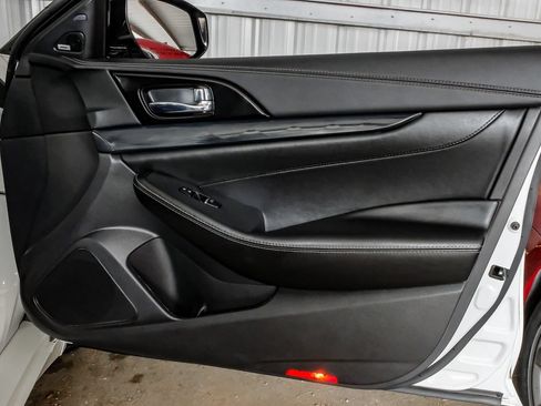 Used 2022 Nissan Maxima Platinum w/ Sport Mat Group FWD image 45