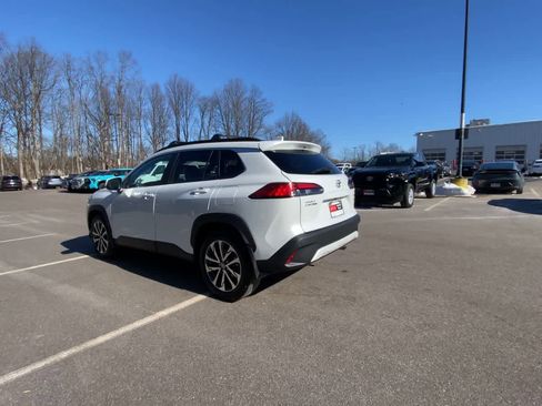 Used 2023 Toyota Corolla Cross XLE w/ Convenience Package image 14