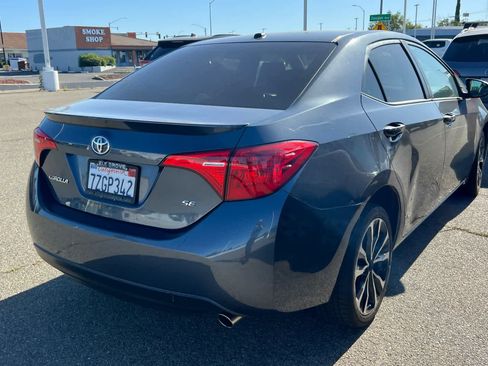 Used 2017 Toyota Corolla SE w/ SE Premium Package FWD image 4