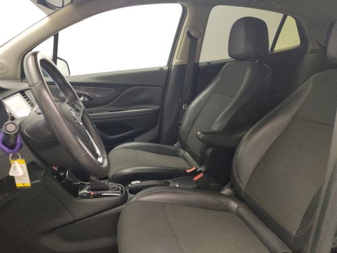 Used 2020 Buick Encore Preferred w/ Safety Package image 17