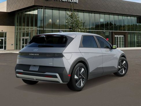 New 2026 Hyundai Ioniq 5 SEL image 5