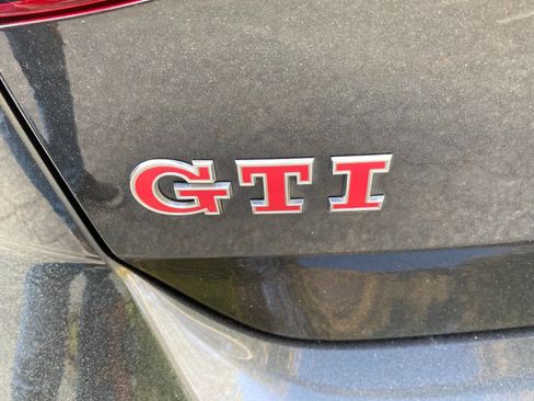 Used 2017 Volkswagen GTI Sport image 42