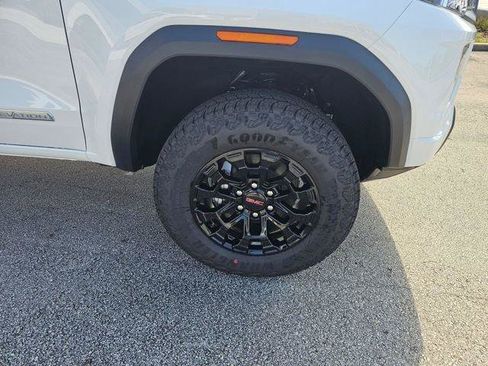 New 2026 GMC Canyon Elevation image 13