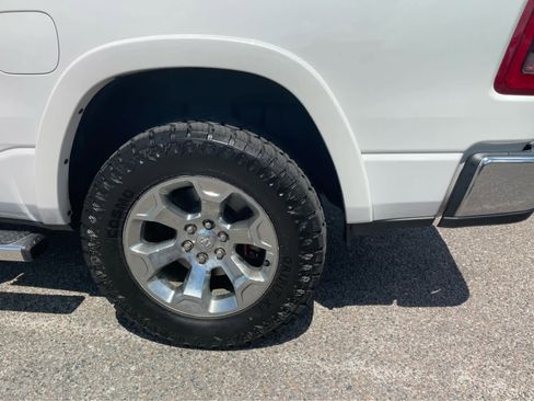 Used 2019 RAM 1500 Laramie AWD/4WD image 8