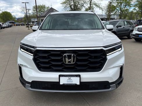 Used 2025 Honda Pilot EX-L image 9