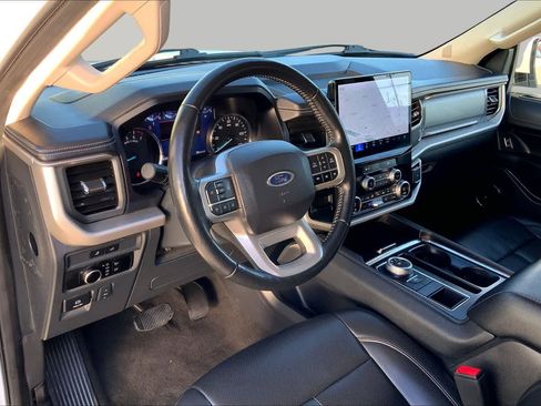 Used 2024 Ford Expedition XLT RWD image 18