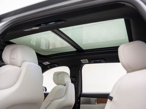 New 2026 Cadillac Vistiq Luxury w/ LPO, Floor Liner Package AWD/4WD image 19