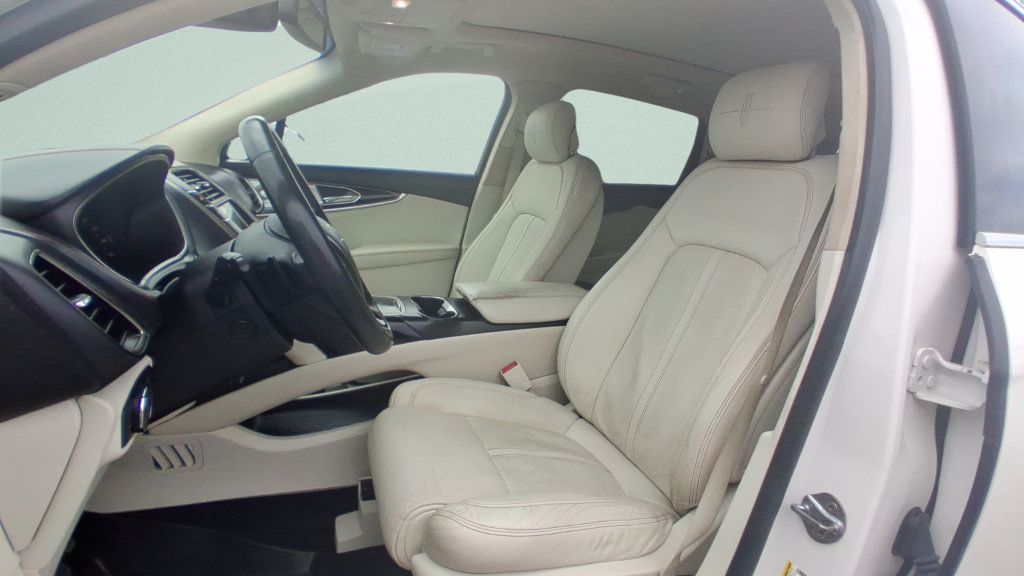 Used 2017 Lincoln MKX Black Label w/ Driver Assistance Package AWD/4WD image 4