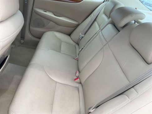 Used 2005 Lexus ES 330 FWD image 11