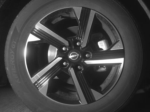 Used 2025 Nissan Sentra SV FWD image 10