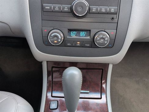 Used 2008 Buick Lucerne CXL FWD image 24